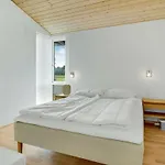 4 Bedroom In