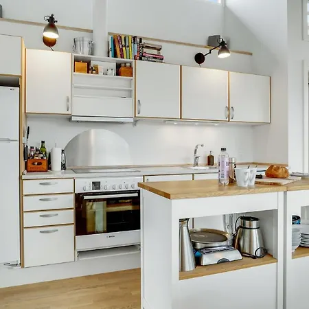 4 Bedroom In *