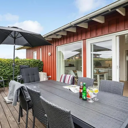 4 Bedroom In Holiday home *