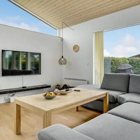 4 Bedroom In